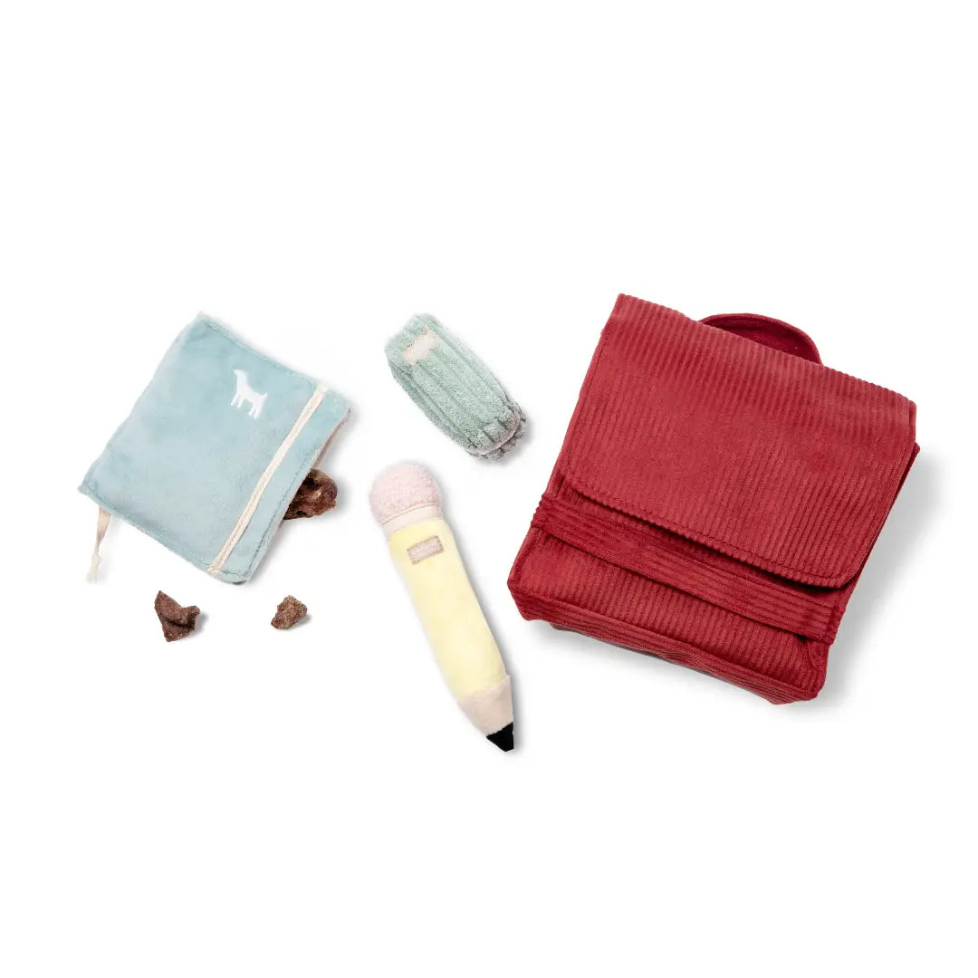 Peluche et jeux de fouille cartable