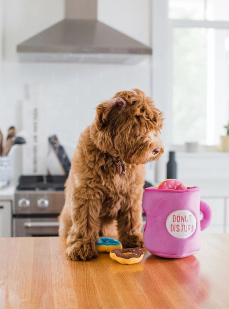 Peluche mug et donuts