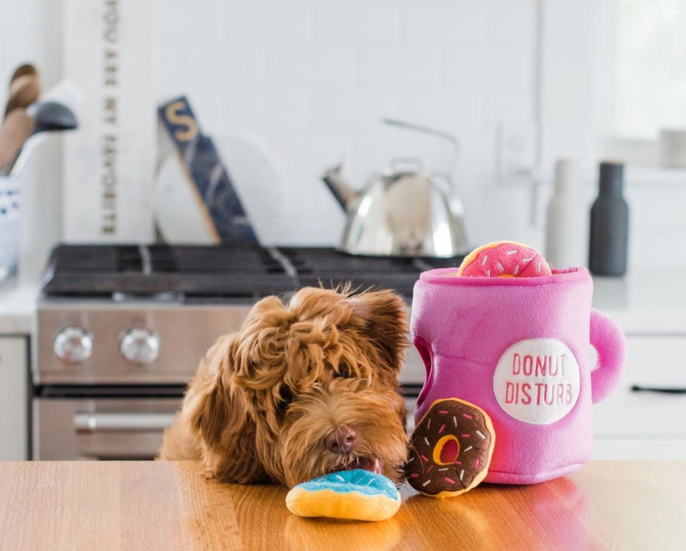 Peluche mug et donuts