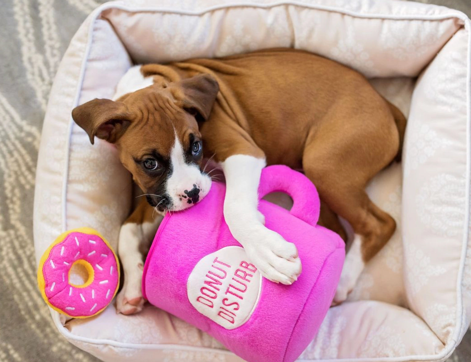 Peluche mug et donuts